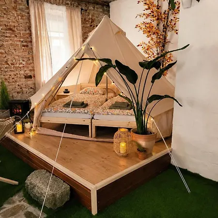 Pajtl Indoor Glamping *