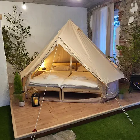 Pajtl Indoor Glamping
